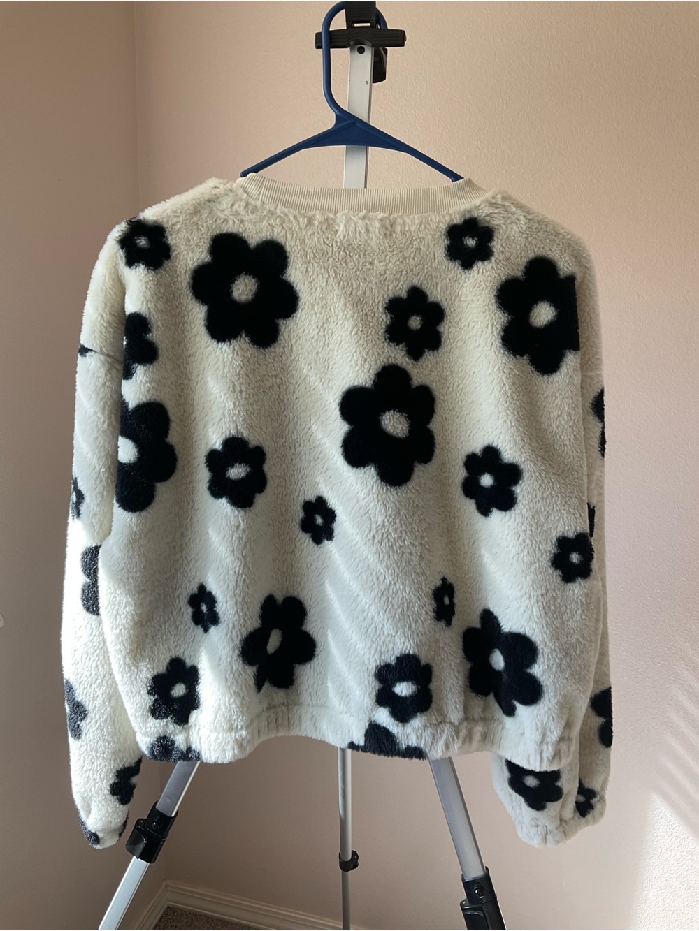 Cozy Black & White Floral Fleece Pullover